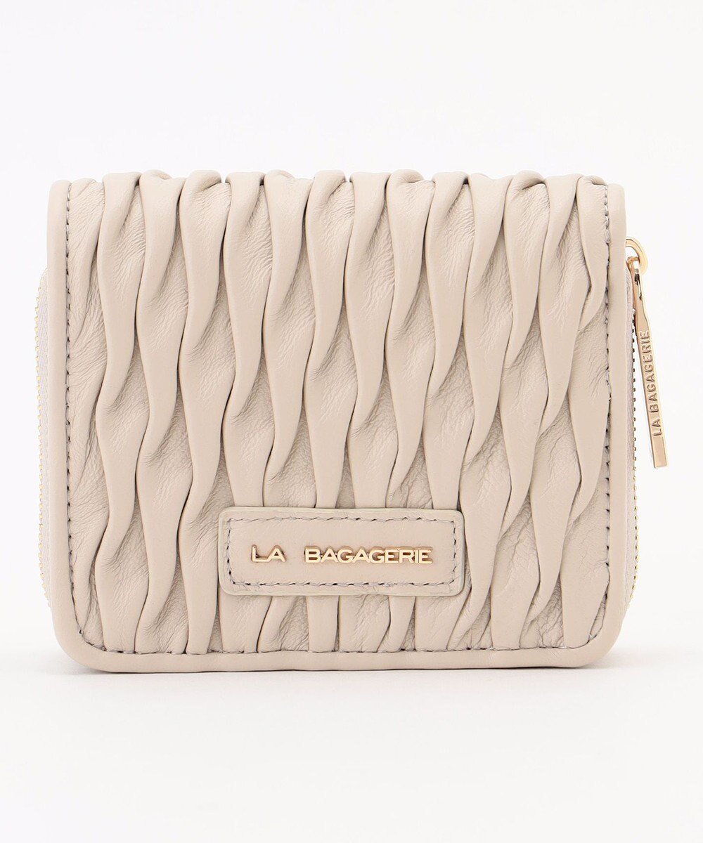 【ラ バガジェリー/LA BAGAGERIE】のシープレザープリーツ加工二つ折り財布 インテリア・キッズ・メンズ・レディースファッション・服の通販 founy(ファニー) ファッション Fashion レディースファッション Fashion for Women ミニ財布・二つ折り財布 Wallets & Card Cases コンパクト Compact, Small Size スマート Smart, Elegant トレンド Trend, Trending Now プリーツ Pleats, Pleated ベーシック Basic, Essential ポケット Pocket, Pocket Detail 財布 Wallet, Purse アイボリー|ID: prp329100004729970 ipo3291000000034313406