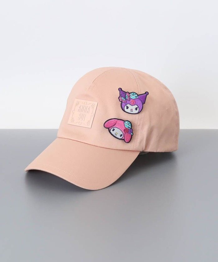 【アウロラ/AURORA】の【 ANNA SUI(アナ スイ)】マイメロディ クロミ 刺しゅうブローチ付きキャップ インテリア・キッズ・メンズ・レディースファッション・服の通販 founy(ファニー) https://founy.com/ ファッション Fashion レディースファッション Fashion for Women キャップ&ハット Hats & Caps ガーリー Girly, Feminine Style キャップ Cap, Baseball Cap コラボ Collaboration, Collab シンプル Simple, Minimal スポーティ Sporty, Casual Athletic フェミニン Feminine, Girly ブローチ Brooch, Pin Brooch プリント Print, Printed Pattern ラバー Rubber, Rubber Sole ロマンティック Romantic, Feminine Style 帽子 Hat, Headwear |ID: prp329100004729978 ipo3291000000035852403