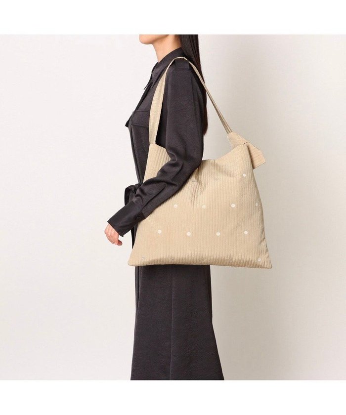 【アンビリオン/UNBILLION】のカシュカシュ cachecache / ラインドットワンショルダートート インテリア・キッズ・メンズ・レディースファッション・服の通販 founy(ファニー) https://founy.com/ ファッション Fashion レディースファッション Fashion for Women バッグ Bags カラフル Colorful Design ショルダー Shoulder, Shoulder Strap 財布 Wallet, Purse ドット Polka Dot, Dot Pattern ハンド Hand, Handmade ポケット Pocket, Pocket Detail マグネット Magnet, Magnetic Closure ミックス Mix, Mixed Style モチーフ Motif, Design Theme 再入荷 Restock / Back in Stock |ID: prp329100004733367 ipo3291000000035797424