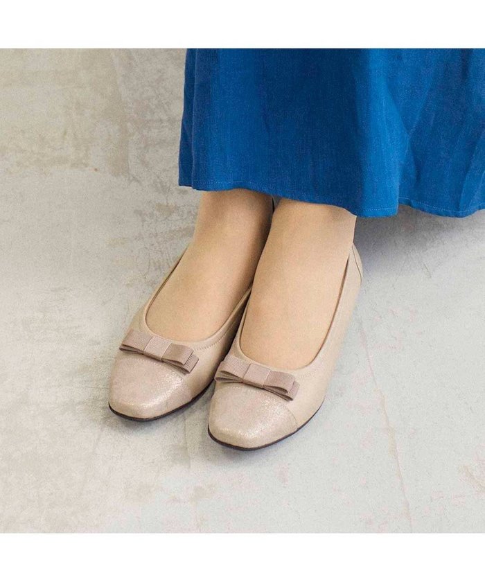 【リズ ラフィーネ/Riz raffinee】のRiz raffinee リボン付きローヒールパンプス インテリア・キッズ・メンズ・レディースファッション・服の通販 founy(ファニー) https://founy.com/ ファッション Fashion レディースファッション Fashion for Women インソール Shoe Insole エレガント 上品 Elegant オケージョン Occasion Wear シンプル Simple, Minimal ツイード/ツィード Choker, Choker Necklace トレンド Trend, Trending Now バランス Balance, Style Balance フェミニン Feminine, Girly フォーマル Formal, Dressy フラット Flat, Flat Shoes ベーシック Basic, Essential モチーフ Motif, Design Theme リボン Ribbon, Bow 日本製 Made In Japan セレモニー Ceremony 入学式 Entrance Ceremony 卒業式 Graduation Ceremony 結婚式 Wedding ビジネス 仕事 通勤 Business / Work / Commuting |ID: prp329100004734903 ipo3291000000034203536