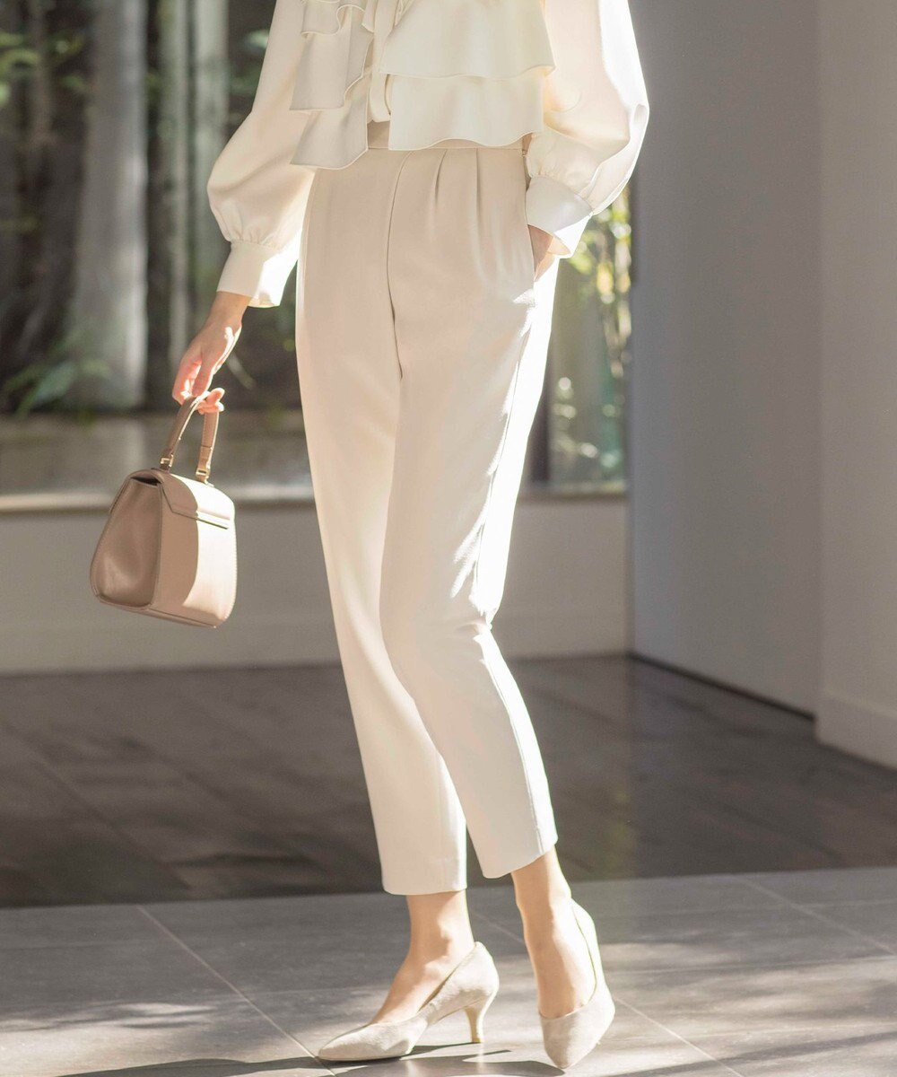 【組曲/KUMIKYOKU】の【KUMIKYOKU NAVY】コンフォータブルドレープ ラップパンツ インテリア・キッズ・メンズ・レディースファッション・服の通販 founy(ファニー) ファッション Fashion レディースファッション Fashion for Women パンツ Pants & Trousers アシンメトリー Asymmetrical Style コレクション Collection, Seasonal Line ジャケット Jacket, Outerwear スタイリッシュ Stylish, Fashionable ストレッチ Stretch, Stretchy Fabric スーツ Suit, Formalwear セットアップ Set-Up, Coordinated Outfit フォルム Silhouette, Form フォーマル Formal, Dressy フリル Frill, Ruffle フレア Flare, Flared ヨーク Yoke, Yoke Design ラップ Wrap, Wrap Design A/W・秋冬 Autumn/Winter 2022年 2022 S/S・春夏 SS, Spring/Summer, Warm Season 2022-2023秋冬・A/W Autumn/Winter 2022–23 AW22–23 夏 Summer エレガント 上品 Elegant アイボリー系|ID: prp329100004736031 ipo3291000000034211291