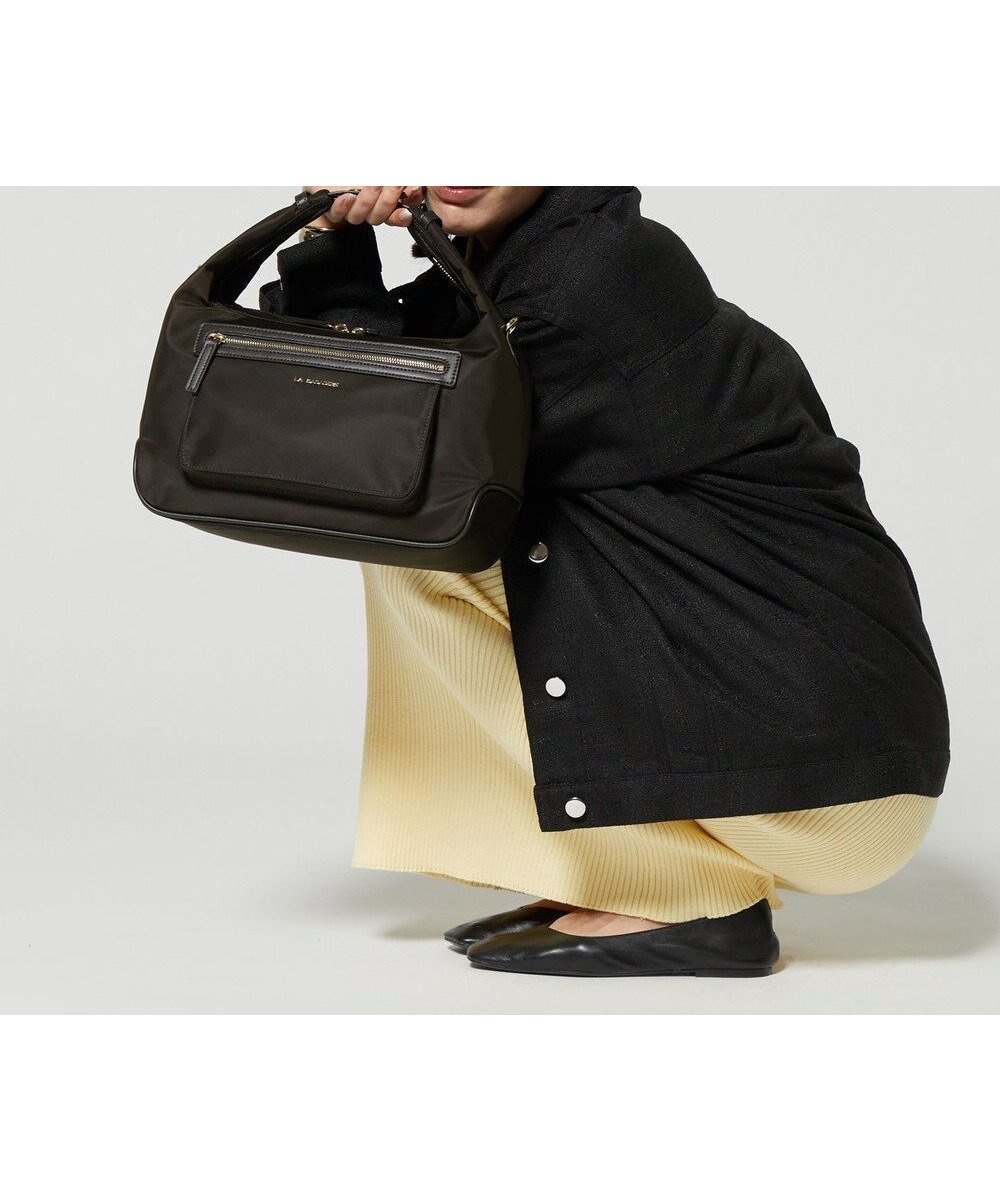 【ラ バガジェリー/LA BAGAGERIE】のループ2WAYショルダーバッグ Sサイズ 人気、トレンドファッション・服の通販 founy(ファニー) ファッション Fashion レディースファッション Fashion for Women スマート Smart, Elegant 財布 Wallet, Purse 定番 Standard, Basic Item ポケット Pocket, Pocket Detail ポーチ Pouch, Small Case マグネット Magnet, Magnetic Closure ループ Loop, Loop Knit other-1|ID: prp329100004736034 ipo3291000000034211345