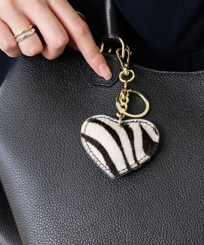 【インター ショシュール/INTER-CHAUSSURES】の【ANDREA CARDONE】ハート型レザーキーチャーム インテリア・キッズ・メンズ・レディースファッション・服の通販 founy(ファニー) https://founy.com/ ファッション Fashion レディースファッション Fashion for Women アクセサリー Fashion Accessories イタリア Italy チャーム Charm, Pendant |ID: prp329100004736052 ipo3291000000034696659