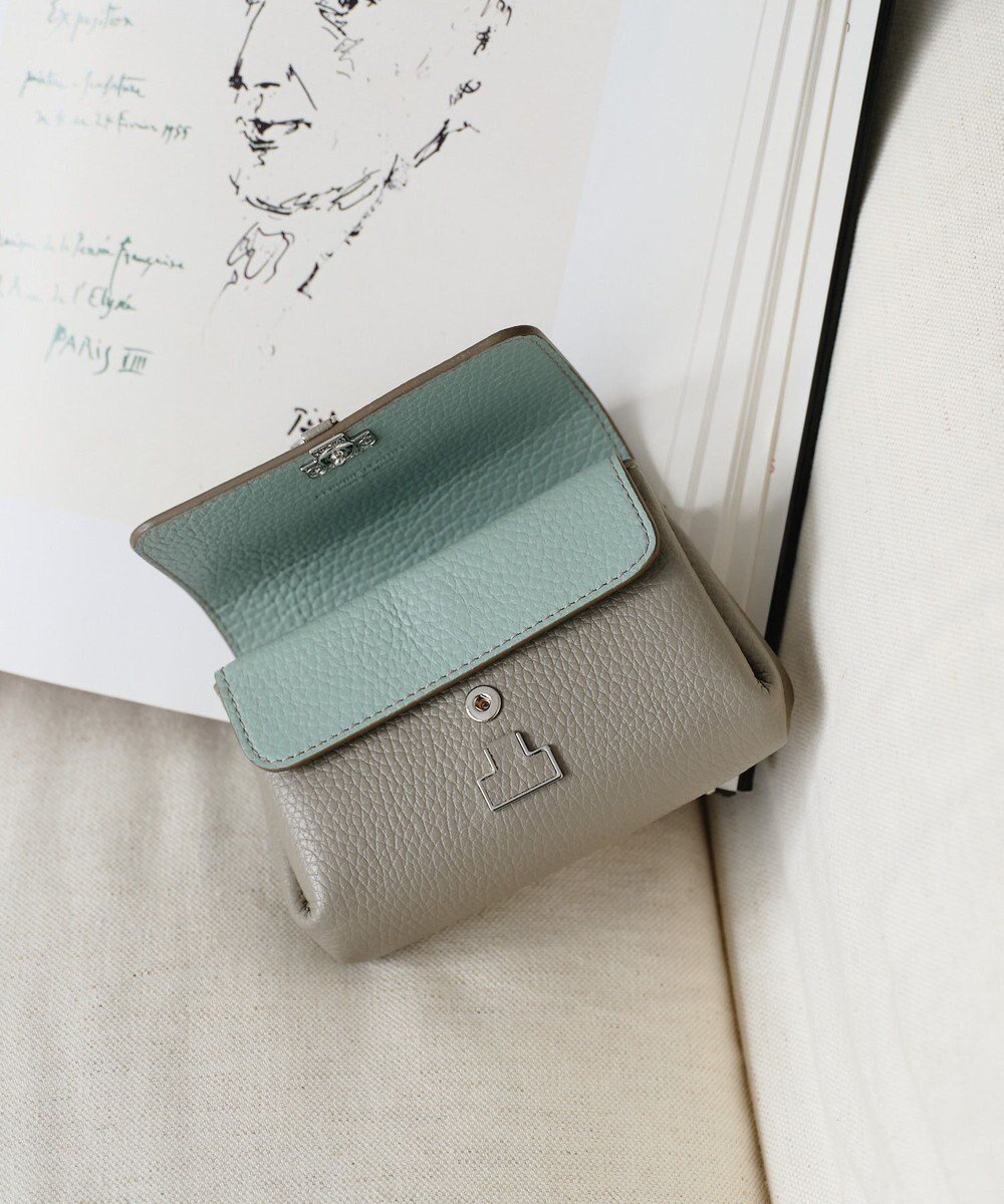 【イアクッチ/IACUCCI】の【バイカラー】アバ ウォレット CERVO インテリア・キッズ・メンズ・レディースファッション・服の通販 founy(ファニー) 　ファッション　Fashion　レディースファッション　Fashion for Women　ミニ財布・二つ折り財布　Wallets & Card Cases　アクセサリー　Fashion Accessories　イエロー　Yellow　ウォレット　Wallet　コイン　Coin, Coin Design　シルバー　Silver, Metallic Silver　財布　Wallet, Purse　人気　Popular, Best Seller　フォルム　Silhouette, Form　ポケット　Pocket, Pocket Detail　メタル　Metal, Metal Parts　リップ　Lip, Lip Motif　A/W・秋冬　Autumn/Winter　おすすめ　Recommended / Our Picks　ギフト プレゼント　Gift / Present　2025年　2025　2025-2026秋冬・A/W　Autumn/Winter 2025–26 AW25–26　グレージュ|ID: prp329100004739225 ipo3291000000035117331