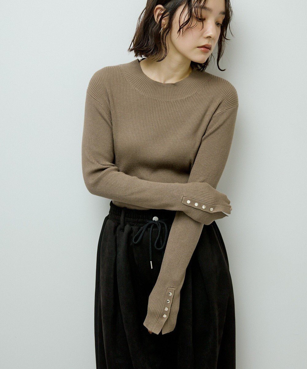 【グリーンパークス/Green Parks】の袖口金釦リブニットプルオーバー インテリア・キッズ・メンズ・レディースファッション・服の通販 founy(ファニー) ファッション Fashion レディースファッション Fashion for Women トップス・カットソー Cut & Sew Tops ニット Knit Tops & Sweaters カジュアルプルオーバー・ニットトップス Pullovers & Knit Tops / Casual Pullovers おすすめ Recommended / Our Picks セーター Sweater, Knitwear ベーシック Basic, Essential ポケット Pocket, Pocket Detail メタル Metal, Metal Parts 洗える Machine Washable A/W・秋冬 Autumn/Winter Light Beige|ID: prp329100004739232 ipo3291000000034325823