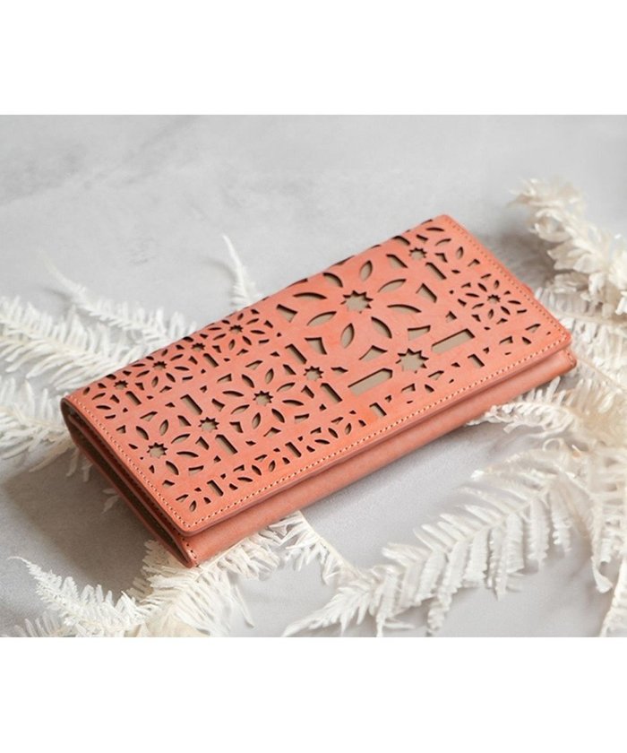 【ゲンテン/genten】のマルチカットワークミニ 長財布 インテリア・キッズ・メンズ・レディースファッション・服の通販 founy(ファニー) https://founy.com/ ファッション Fashion レディースファッション Fashion for Women ミニ財布・二つ折り財布 Wallets & Card Cases イタリア Italy ショルダー Shoulder, Shoulder Strap 財布 Wallet, Purse 定番 Standard, Basic Item ポケット Pocket, Pocket Detail ワーク Workwear, Utility Style おすすめ Recommended / Our Picks エレガント 上品 Elegant |ID: prp329100004739367 ipo3291000000035710083