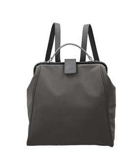 【アトリエヌウ/Atelier nuu】の【人気シリーズの新商品】parcel ダレスリュックL 人気、トレンドファッション・服の通販 founy(ファニー) ファッション Fashion レディースファッション Fashion for Women バッグ Bags アウトドア Outdoor Clothing コンビ Combo, Combination Style 傘 Umbrella, Parasol スマホ Smartphone, Mobile Device 財布 Wallet, Purse 人気 Popular, Best Seller ハンカチ Handkerchief, Hanky バランス Balance, Style Balance フォルム Silhouette, Form ポケット Pocket, Pocket Detail ポーチ Pouch, Small Case リップ Lip, Lip Motif リュック Backpack, Rucksack 新作・新入荷 New Arrivals / New In おすすめ Recommended / Our Picks iPhone アイフォーン iPhone ビジネス 仕事 通勤 Business / Work / Commuting |ID:prp329100004739372