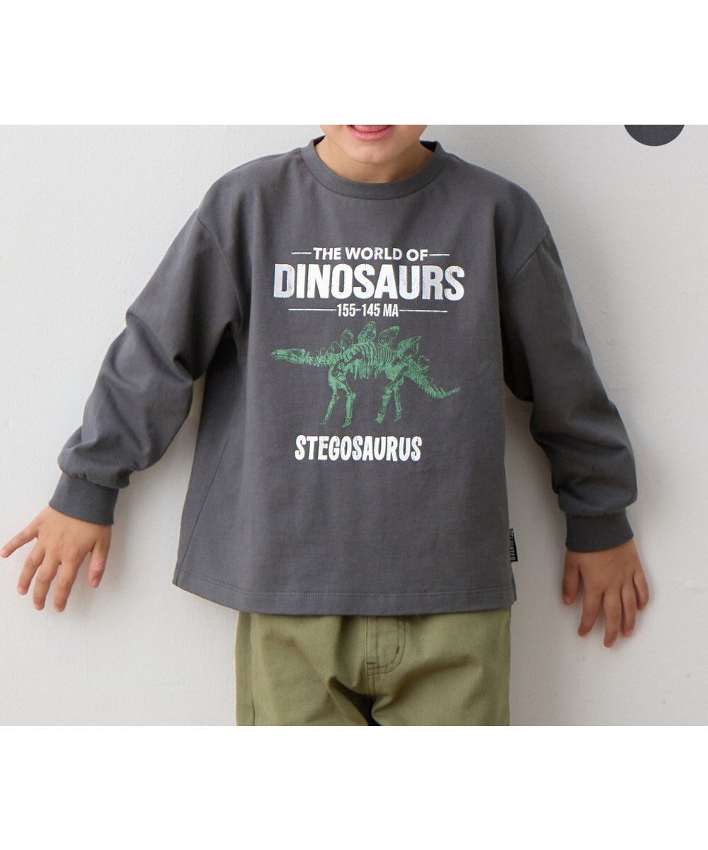 【エニィ/ANY / KIDS】の恐竜プリント 長袖Tシャツ インテリア・キッズ・メンズ・レディースファッション・服の通販 founy(ファニー) 　ファッション　Fashion　キッズファッション　Fashion for Kids　トップス・カットソー　Cut & Sew Tops　カットソー　Cut and Sewn Top　スマホ　Smartphone, Mobile Device　トレンド　Trend, Trending Now　長袖　Long Sleeve, Full Sleeve　フロント　Front, Front Design　プリント　Print, Printed Pattern　ポケット　Pocket, Pocket Detail　ロング　Long, Long-Length　A/W・秋冬　Autumn/Winter　冬　Winter / This Winter　おすすめ　Recommended / Our Picks　2025年　2025　2025-2026秋冬・A/W　Autumn/Winter 2025–26 AW25–26　チャコール|ID: prp329100004740088 ipo3291000000034922753