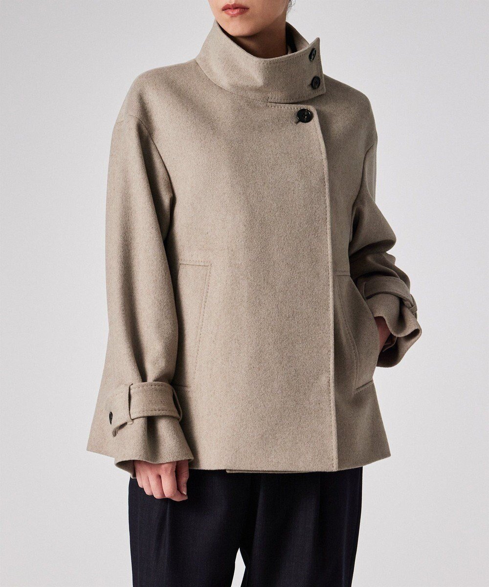 【ポール スミス/Paul Smith】のField Flowers スタンドカラー ショートコート インテリア・キッズ・メンズ・レディースファッション・服の通販 founy(ファニー)  ファッション Fashion レディースファッション Fashion for Women アウター Coat / Outerwear Collection コート・ロングコート・ピーコート Long Coats, Peacoats & More レディースジャケット・軽アウター Jackets ショート Short, Short Length ジャケット Jacket, Outerwear スタンド Stand Collar, Upright Stand フェミニン Feminine, Girly プリント Print, Printed Pattern ラグジュアリー Luxury, Elegant ワイド Wide, Wide Fit エレガント 上品 Elegant 夏 Summer S/S・春夏 SS, Spring/Summer, Warm Season A/W・秋冬 Autumn/Winter グレイッシュベージュ|ID: prp329100004742505 ipo3291000000034378231