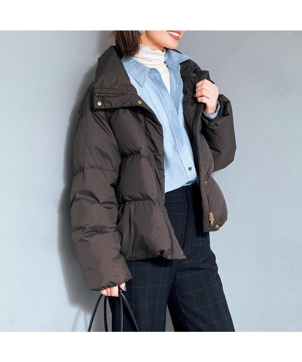 【アンフィーロ 自由区/UNFILO】の【VERY12月号掲載 / 自宅で洗濯OK / 軽量で暖かい】TAIONコラボ ショートダウン インテリア・キッズ・メンズ・レディースファッション・服の通販 founy(ファニー) 雑誌掲載アイテム Magazine Picks & Fashion Features ファッション雑誌 Fashion Magazines ヴェリィ VERY ファッション Fashion レディースファッション Fashion for Women アウター Coat / Outerwear Collection コート・ロングコート・ピーコート Long Coats, Peacoats & More レディースジャケット・軽アウター Jackets ウォッシャブル Machine Washable キルティング Quilted, Quilting コラボ Collaboration, Collab 軽量 Lightweight, Ultra Light 12月号 December Issue ショート Short, Short Length ジャケット Jacket, Outerwear スタンド Stand Collar, Upright Stand 雑誌 Magazine, Fashion Magazine タフタ Taffeta, Structured Fabric タンブラー Tumbler, Travel Mug ダウン Down, Puffer 定番 Standard, Basic Item 人気 Popular, Best Seller ブルゾン Blouson, Bomber Jacket A/W・秋冬 Autumn/Winter おすすめ Recommended / Our Picks ブラウン|ID: prp329100004742535 ipo3291000000034465073