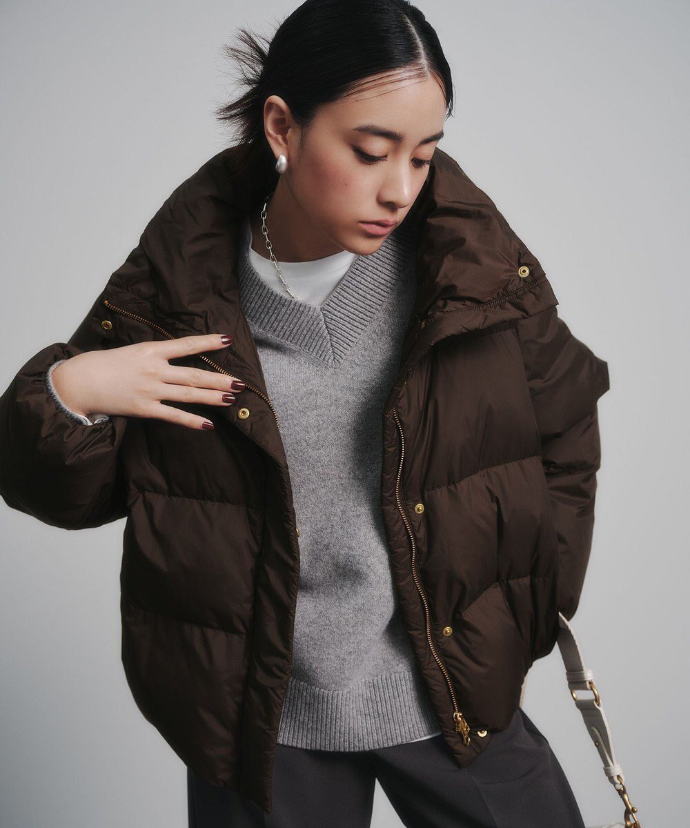 【アンフィーロ 自由区/UNFILO】の【VERY掲載 / 自宅で洗濯OK / 軽量で暖かい】TAIONコラボ ショートダウン インテリア・キッズ・メンズ・レディースファッション・服の通販 founy(ファニー) 　雑誌掲載アイテム　Magazine Picks & Fashion Features　ファッション雑誌　Fashion Magazines　ストーリィ　STORY　ヴェリィ　VERY　ファッション　Fashion　レディースファッション　Fashion for Women　アウター　Coat / Outerwear Collection　コート・ロングコート・ピーコート　Long Coats, Peacoats & More　レディースジャケット・軽アウター　Jackets　ウォッシャブル　Machine Washable　キルティング　Quilted, Quilting　コラボ　Collaboration, Collab　軽量　Lightweight, Ultra Light　11月号　November Issue　ショート　Short, Short Length　ジャケット　Jacket, Outerwear　スタンド　Stand Collar, Upright Stand　雑誌　Magazine, Fashion Magazine　タフタ　Taffeta, Structured Fabric　タンブラー　Tumbler, Travel Mug　ダウン　Down, Puffer　定番　Standard, Basic Item　人気　Popular, Best Seller　ブルゾン　Blouson, Bomber Jacket　A/W・秋冬　Autumn/Winter　おすすめ　Recommended / Our Picks　新作・新入荷　New Arrivals / New In　ブラウン|ID: prp329100004742535 ipo3291000000035067360