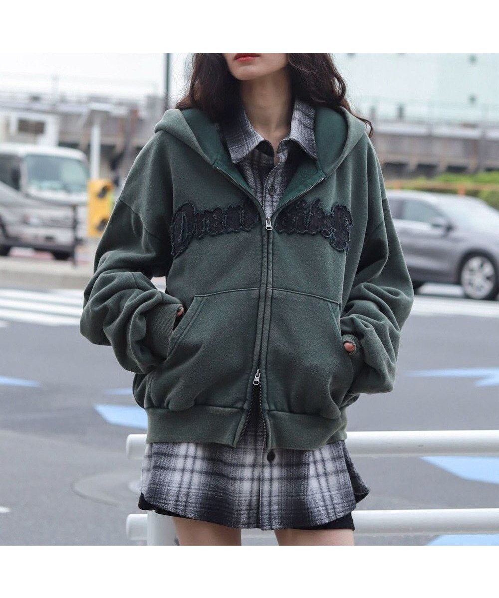 【ウィゴー/WEGO】の【ユニセックス着用ITEM/MLサイズ展開】ショートグラフィックZIPパーカー インテリア・キッズ・メンズ・レディースファッション・服の通販 founy(ファニー) 　ファッション　Fashion　レディースファッション　Fashion for Women　トップス・カットソー　Cut & Sew Tops　レディースパーカー・カジュアルフーディー　Casual Hoodies & Sweatshirts　インナー　Innerwear　ヴィンテージ　Vintage Style　秋　Autumn　グラフィック　Graphic, Graphic Design　ショート　Short, Short Length　ジップ　Zip, Zipper　スマホ　Smartphone, Mobile Device　デニム　Denim, Jeans Material　長袖　Long Sleeve, Full Sleeve　パーカー　Hoodie, Parka　ワイド　Wide, Wide Fit　冬　Winter / This Winter　A/W・秋冬　Autumn/Winter　おすすめ　Recommended / Our Picks　ダークグリーン|ID: prp329100004742839 ipo3291000000034324792