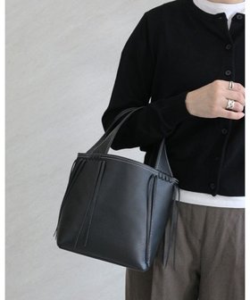 【モローバイサンク/MORROW by thank】のEMILY NL ハンドバッグ 人気、トレンドファッション・服の通販 founy(ファニー) ファッション Fashion レディースファッション Fashion for Women バッグ Bags シンプル Simple, Minimal スタイリッシュ Stylish, Fashionable 財布 Wallet, Purse フォルム Silhouette, Form フリンジ Fringe, Tassel ポケット Pocket, Pocket Detail 日本製 Made In Japan |ID:prp329100004743135