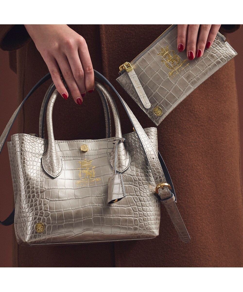 【アクセソワドゥマドモワゼルジャップ/A.D.M.J】の【牛革】クロコ型押しキューブトート21cm(ショルダーストラップ付) 人気、トレンドファッション・服の通販 founy(ファニー) 　ファッション　Fashion　レディースファッション　Fashion for Women　バッグ　Bags　クロコ　Crocodile, Croc Embossed　人気　Popular, Best Seller　フォルム　Silhouette, Form　ポケット　Pocket, Pocket Detail　マグネット　Magnet, Magnetic Closure　モチーフ　Motif, Design Theme　ラップ　Wrap, Wrap Design　 other-1|ID: prp329100004743894 ipo3291000000034889648