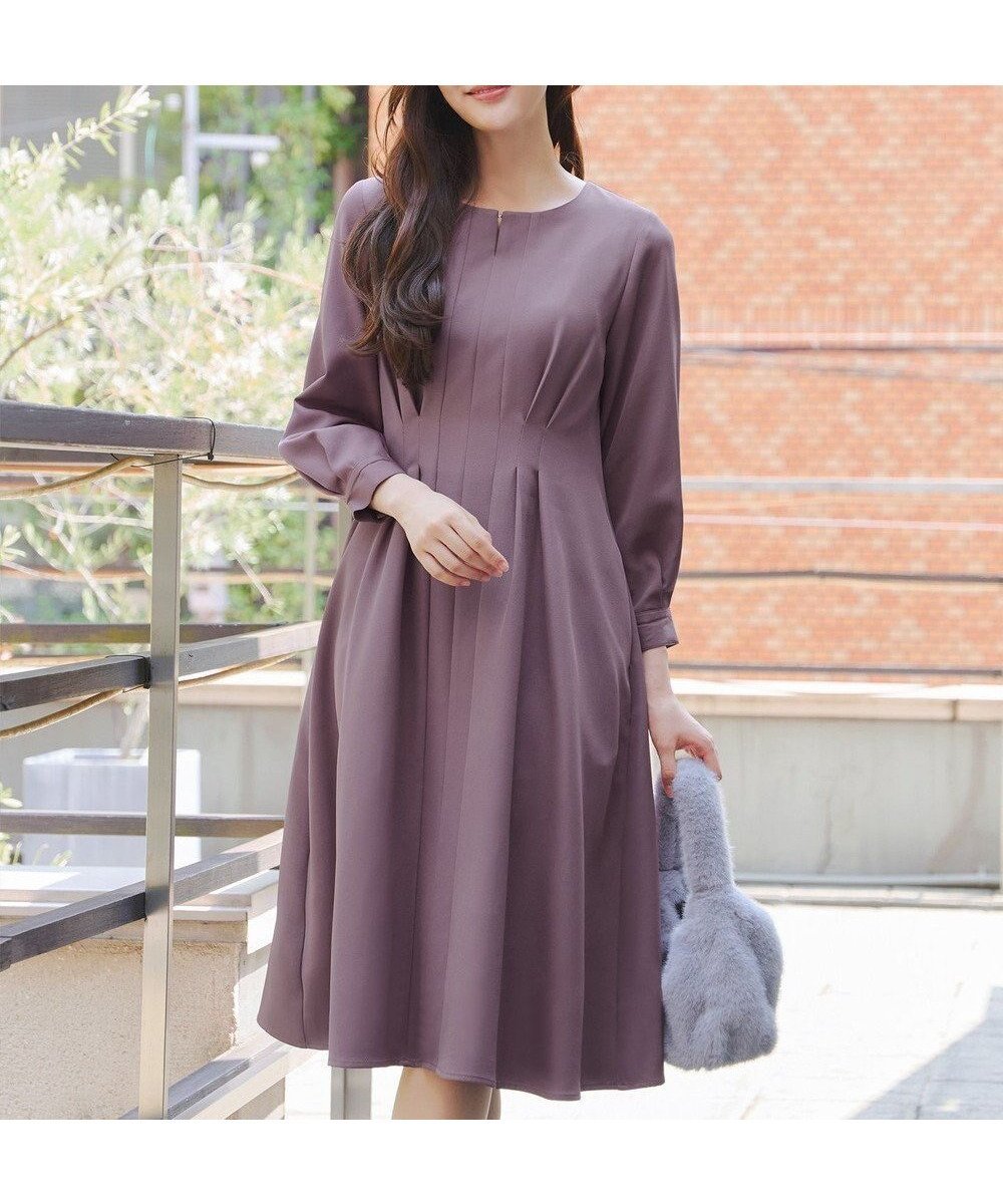 【ティアクラッセ/Tiaclasse】の【洗える】ビジュー付きフロント切替タックワンピース インテリア・キッズ・メンズ・レディースファッション・服の通販 founy(ファニー) ファッション Fashion レディースファッション Fashion for Women ワンピース Dresses アクセサリー Fashion Accessories オケージョン Occasion Wear 洗える Machine Washable 秋 Autumn カーディガン Cardigan, Knitwear 切替 Switching, Contrast Panel シェイプ Shape, Slim Fit シューズ Shoes, Footwear シンプル Simple, Minimal ストーン Stone, Gem-Like スリーブ Sleeve, Long Sleeve / Short Sleeve チュニック Tunic, Long Top 長袖 Long Sleeve, Full Sleeve ビジュー Bijou, Jewel-like Accent フェミニン Feminine, Girly フラット Flat, Flat Shoes フロント Front, Front Design ポケット Pocket, Pocket Detail ラウンド Round, Round Neck 冬 Winter / This Winter A/W・秋冬 Autumn/Winter 再入荷 Restock / Back in Stock おすすめ Recommended / Our Picks エレガント 上品 Elegant セレモニー Ceremony 新作・新入荷 New Arrivals / New In ビジネス 仕事 通勤 Business / Work / Commuting プラム|ID: prp329100004745706 ipo3291000000034309259