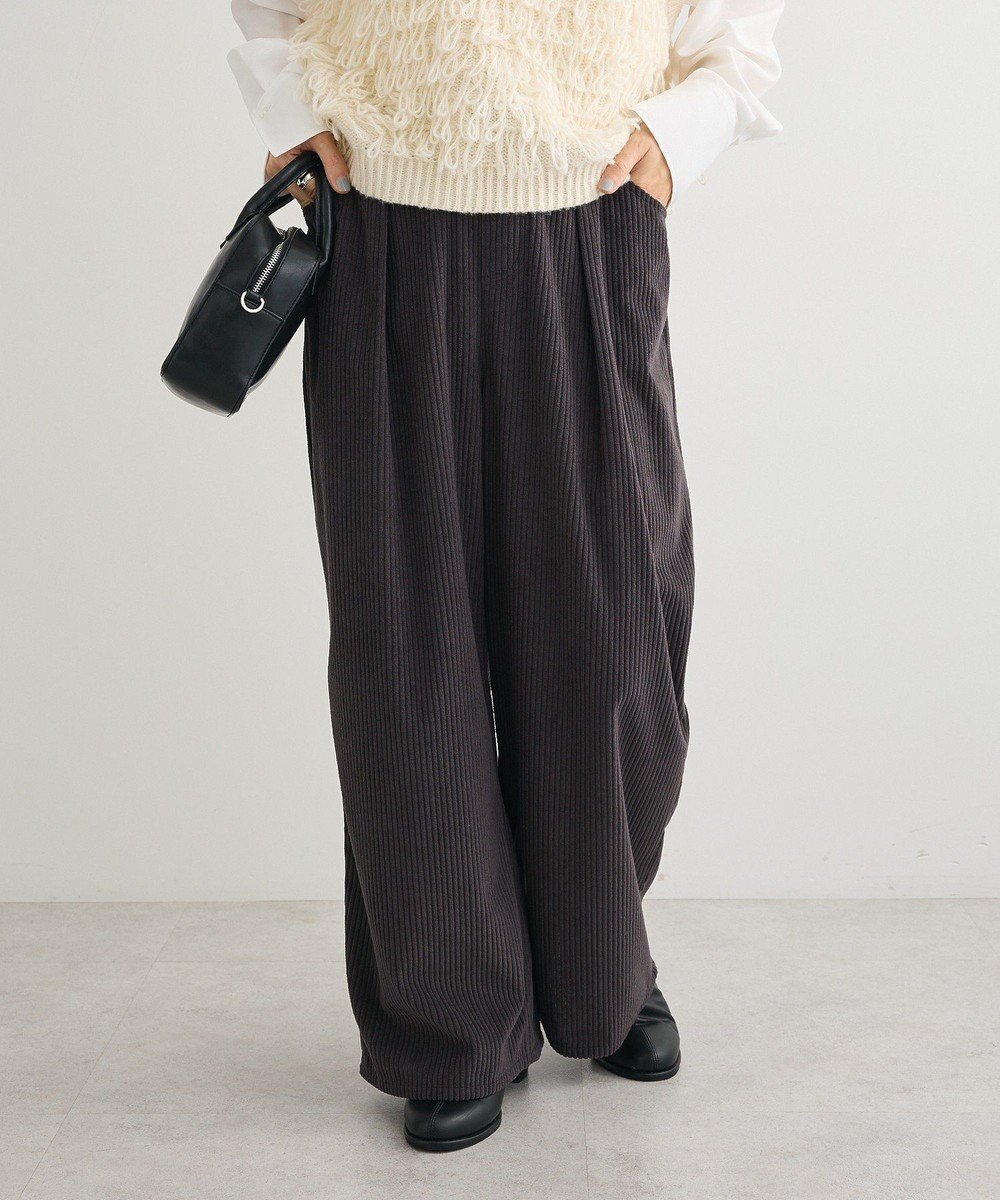 【グリーンパークス/Green Parks】の太畝コーデュロイカラーパンツ インテリア・キッズ・メンズ・レディースファッション・服の通販 founy(ファニー) 　ファッション　Fashion　レディースファッション　Fashion for Women　パンツ　Pants & Trousers　おすすめ　Recommended / Our Picks　コーデュロイ　Corduroy, Cord Fabric　フォルム　Silhouette, Form　ポケット　Pocket, Pocket Detail　ループ　Loop, Loop Knit　ワイド　Wide, Wide Fit　A/W・秋冬　Autumn/Winter　Charcoal Gray|ID: prp329100004746238 ipo3291000000035395558