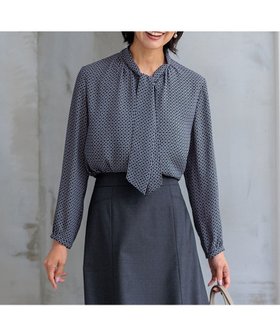 【23区/NIJYUSANKU】 【洗える】スクエアチェーンプリント ブラウス人気、トレンドファッション・服の通販 founy(ファニー) ファッション Fashion レディースファッション Fashion for Women トップス・カットソー Cut & Sew Tops シャツ・ブラウス・オフィスカジュアル Elegant Blouses & Button-Ups 洗える Machine Washable シルク Silk, 100% Silk ジョーゼット Georgette, Semi-Sheer Fabric チェーン Chain, Chain Strap ハンド Hand, Handmade プリント Print, Printed Pattern ボトム Bottoms, Lower Wear A/W・秋冬 Autumn/Winter 2024年 2024 2024-2025秋冬・A/W Autumn/Winter 2024–25 AW24–25 |ID:prp329100004747187