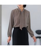 【23区/NIJYUSANKU】の【洗える】スクエアチェーンプリント ブラウス 人気、トレンドファッション・服の通販 founy(ファニー) ファッション Fashion レディースファッション Fashion for Women トップス・カットソー Cut & Sew Tops シャツ・ブラウス・オフィスカジュアル Elegant Blouses & Button-Ups 洗える Machine Washable シルク Silk, 100% Silk ジョーゼット Georgette, Semi-Sheer Fabric チェーン Chain, Chain Strap ハンド Hand, Handmade プリント Print, Printed Pattern ボトム Bottoms, Lower Wear A/W・秋冬 Autumn/Winter 2024年 2024 2024-2025秋冬・A/W Autumn/Winter 2024–25 AW24–25 thumbnail キャメル系|ID: prp329100004747187 ipo3291000000034322418