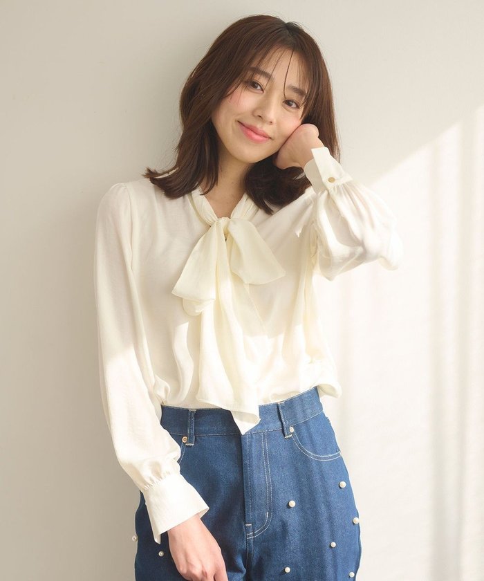 【フェルゥ/Feroux】の【洗える】リボンタイ ブラウス インテリア・キッズ・メンズ・レディースファッション・服の通販 founy(ファニー) https://founy.com/ ファッション Fashion レディースファッション Fashion for Women トップス・カットソー Cut & Sew Tops シャツ・ブラウス・オフィスカジュアル Elegant Blouses & Button-Ups とろみ Fluid, Flowy Fabric インナー Innerwear ジャケット Jacket, Outerwear リボン Ribbon, Bow 人気 Popular, Best Seller 夏 Summer 春 Spring S/S・春夏 SS, Spring/Summer, Warm Season 洗える Machine Washable |ID: prp329100004748665 ipo3291000000034338315