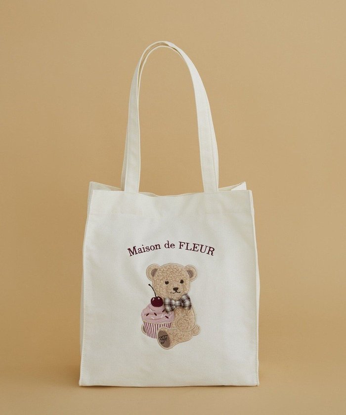 【メゾンドフルール/Maison de FLEUR】のベア刺繍スクエアトートバッグ インテリア・キッズ・メンズ・レディースファッション・服の通販 founy(ファニー) https://founy.com/ ファッション Fashion レディースファッション Fashion for Women バッグ Bags キャンバス Canvas, Canvas Fabric スマホ Smartphone, Mobile Device ポケット Pocket, Pocket Detail リボン Ribbon, Bow 秋 Autumn ビジネス 仕事 通勤 Business / Work / Commuting |ID: prp329100004748672 ipo3291000000034338349