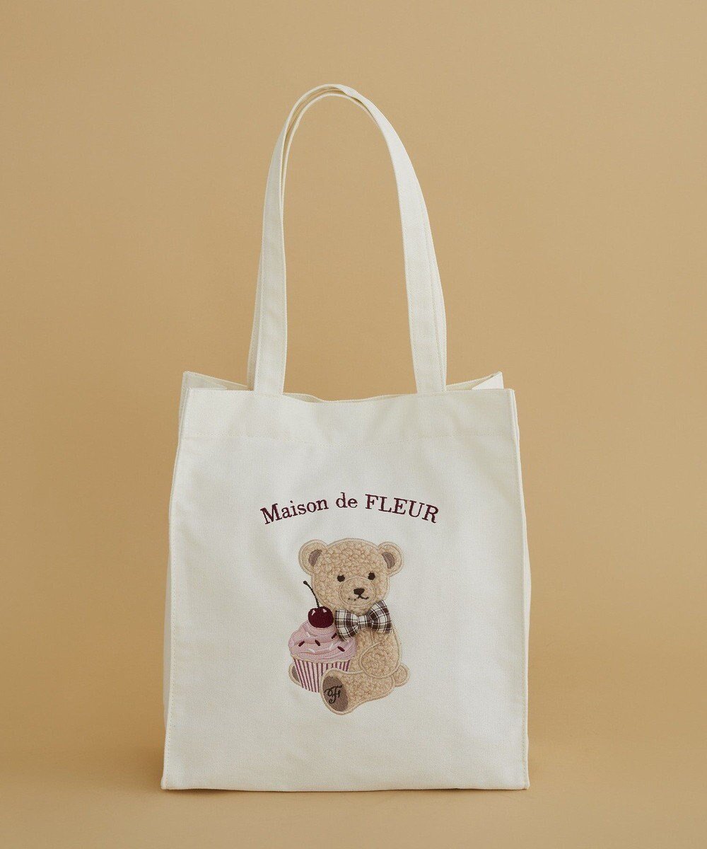 【メゾンドフルール/Maison de FLEUR】のベア刺繍スクエアトートバッグ インテリア・キッズ・メンズ・レディースファッション・服の通販 founy(ファニー) 　ファッション　Fashion　レディースファッション　Fashion for Women　バッグ　Bags　キャンバス　Canvas, Canvas Fabric　スマホ　Smartphone, Mobile Device　ポケット　Pocket, Pocket Detail　リボン　Ribbon, Bow　秋　Autumn　ビジネス 仕事 通勤　Business / Work / Commuting　Ivory|ID: prp329100004748672 ipo3291000000034338350