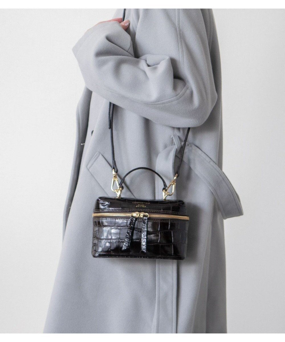 【インター ショシュール/INTER-CHAUSSURES】の【CHRISTIAN VILLA】ボックスシルエットミニハンドバッグ インテリア・キッズ・メンズ・レディースファッション・服の通販 founy(ファニー) 　ファッション　Fashion　レディースファッション　Fashion for Women　バッグ　Bags　イタリア　Italy　ボックス　Boxy, Box Shape　ポケット　Pocket, Pocket Detail　ラップ　Wrap, Wrap Design　ダークブラウン型押|ID: prp329100004748730 ipo3291000000034686055