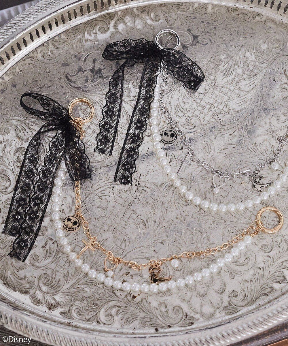 【アースミュージックアンドエコロジー/earth music&ecology】のナイトメア/レースリボン付きチャーム インテリア・キッズ・メンズ・レディースファッション・服の通販 founy(ファニー) ファッション Fashion レディースファッション Fashion for Women おすすめ Recommended / Our Picks アクセサリー Fashion Accessories キャラクター Character, Licensed Characters ギフト プレゼント Gift / Present チャーム Charm, Pendant パール Pearl, Pearl Accent フェミニン Feminine, Girly ポーチ Pouch, Small Case リボン Ribbon, Bow レース Lace, Lace Fabric Gold|ID: prp329100004748741 ipo3291000000034338620