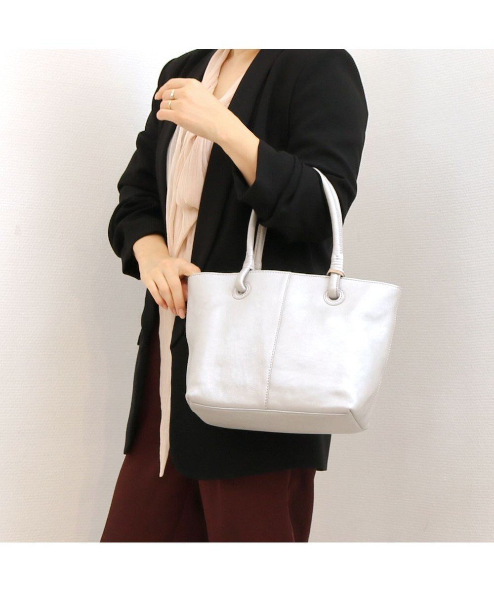 【アンビリオン/UNBILLION】のアトランタ ATLANTA / 牛革ハトメあおりトートS インテリア・キッズ・メンズ・レディースファッション・服の通販 founy(ファニー) 　ファッション　Fashion　レディースファッション　Fashion for Women　バッグ　Bags　ポケット　Pocket, Pocket Detail　財布　Wallet, Purse　シルバーグレー|ID: prp329100004748746 ipo3291000000035512831