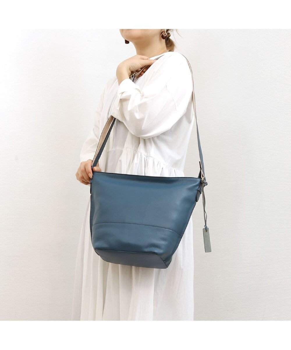 【アンビリオン/UNBILLION】のアトランタ ATLANTA / やぎ革軽量バケツ型ショルダー インテリア・キッズ・メンズ・レディースファッション・服の通販 founy(ファニー) ファッション Fashion レディースファッション Fashion for Women ショルダー Shoulder, Shoulder Strap シンプル Simple, Minimal バケツ Bucket, Bucket Style 財布 Wallet, Purse 軽量 Lightweight, Ultra Light ブルー|ID: prp329100004750316 ipo3291000000034348442