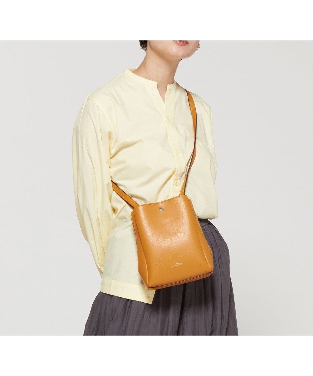 【ラ バガジェリー/LA BAGAGERIE】のシンプルポシェット インテリア・キッズ・メンズ・レディースファッション・服の通販 founy(ファニー) ファッション Fashion レディースファッション Fashion for Women スマート Smart, Elegant ポケット Pocket, Pocket Detail ポシェット Pochette, Mini Bag マグネット Magnet, Magnetic Closure マスタード|ID: prp329100004751268 ipo3291000000034355290