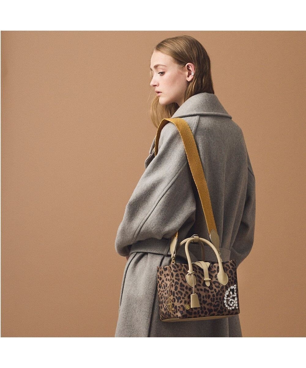 【アクセソワドゥマドモワゼルジャップ/A.D.M.J】の【牛革】フィバナイラ/キューブトート21cm(ショルダーストラップ付) 人気、トレンドファッション・服の通販 founy(ファニー) 　ファッション　Fashion　レディースファッション　Fashion for Women　バッグ　Bags　イタリア　Italy　クリスタル　Crystal, Swarovski　スワロフスキー　Swarovski, Crystal Accent　人気　Popular, Best Seller　フォルム　Silhouette, Form　ポケット　Pocket, Pocket Detail　モチーフ　Motif, Design Theme　ラップ　Wrap, Wrap Design　レオパード　Leopard, Animal Print　エレガント 上品　Elegant　 other-1|ID: prp329100004752067 ipo3291000000034836728