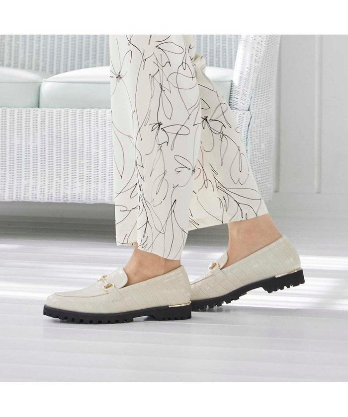 【モード エ ジャコモ/MODE ET JACOMO】のcarino 【レイン対応】タンクソールビットローファー インテリア・キッズ・メンズ・レディースファッション・服の通販 founy(ファニー) https://founy.com/ ファッション Fashion レディースファッション Fashion for Women エナメル Patent Leather 厚底 Platform Shoes シンプル Simple, Minimal スタイリッシュ Stylish, Fashionable スタンダード Standard, Basic トレンド Trend, Trending Now 定番 Standard, Basic Item ベーシック Basic, Essential レイン Rain, Rainproof ワンポイント One Point, Statement Accent おすすめ Recommended / Our Picks |ID: prp329100004754164 ipo3291000000034388204