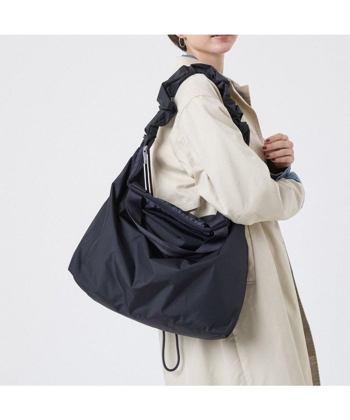 【レスポートサック/LeSportsac】のGH DAILY TOTE/ディープシーブルー インテリア・キッズ・メンズ・レディースファッション・服の通販 founy(ファニー) https://founy.com/ ファッション Fashion レディースファッション Fashion for Women バッグ Bags ギャザー Gathered, Ruffled 軽量 Lightweight, Ultra Light ショルダー Shoulder, Shoulder Strap シンプル Simple, Minimal スマホ Smartphone, Mobile Device トラベル Travel, Travel Gear ドローストリング Drawstring, Pull Cord プリント Print, Printed Pattern ベーシック Basic, Essential ポケット Pocket, Pocket Detail 無地 Plain, Solid Color おすすめ Recommended / Our Picks 旅行 Travel ビジネス 仕事 通勤 Business / Work / Commuting |ID: prp329100004754197 ipo3291000000034388415