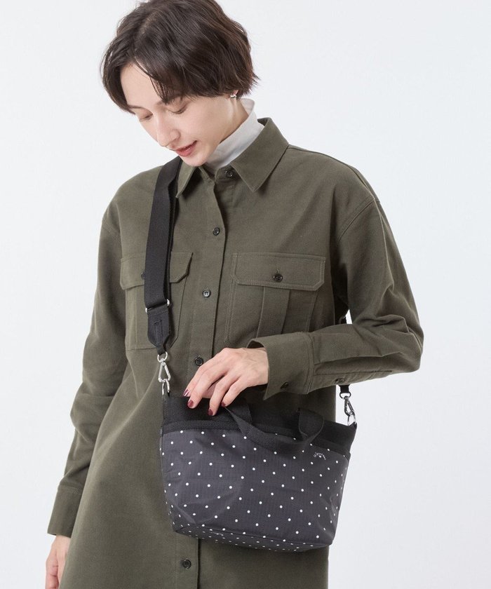 【レスポートサック/LeSportsac】のSMALL BUCKET TOTE/プティドット インテリア・キッズ・メンズ・レディースファッション・服の通販 founy(ファニー) https://founy.com/ ファッション Fashion レディースファッション Fashion for Women バッグ Bags おすすめ Recommended / Our Picks コンパクト Compact, Small Size シンプル Simple, Minimal ドット Polka Dot, Dot Pattern ベーシック Basic, Essential ポケット Pocket, Pocket Detail モノトーン Monotone, Black and White 旅行 Travel 財布 Wallet, Purse |ID: prp329100004754201 ipo3291000000034388423