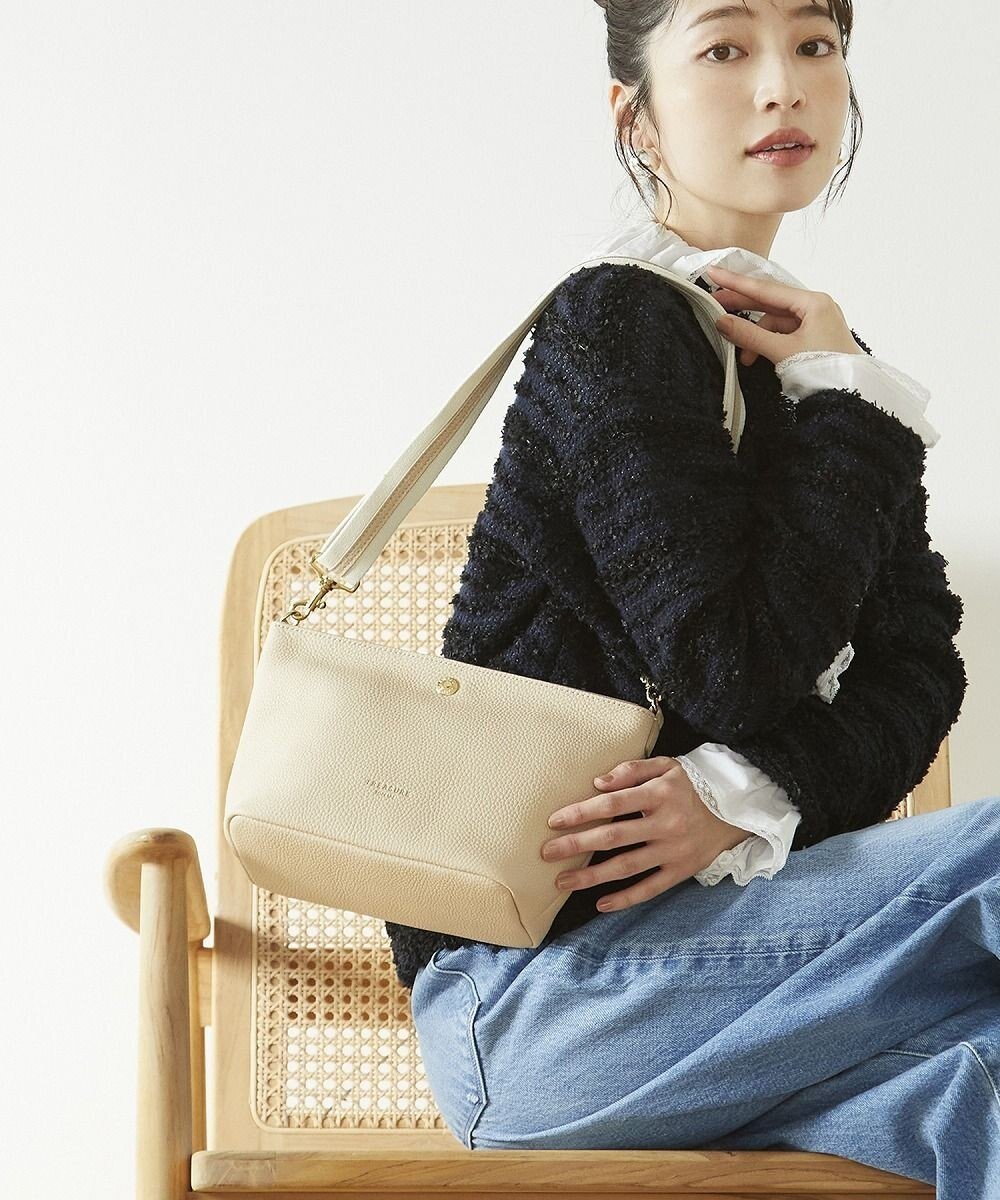 【トプカピ/TOPKAPI】の【TREASURE TOPKAPI】ソフトシュリンク テープ コンビ レザー ミニショルダーバッグ インテリア・キッズ・メンズ・レディースファッション・服の通販 founy(ファニー) ファッション Fashion レディースファッション Fashion for Women バッグ Bags コンビ Combo, Combination Style ショルダー Shoulder, Shoulder Strap ベーシック Basic, Essential 旅行 Travel ビジネス 仕事 通勤 Business / Work / Commuting ペールベージュ|ID: prp329100004755524 ipo3291000000034398334