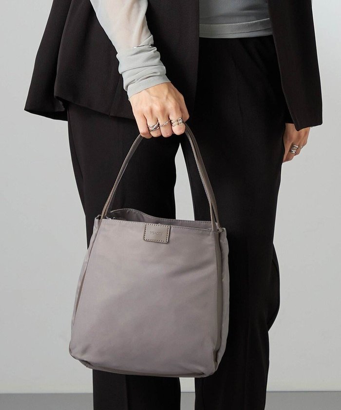 【イザック/Y'SACCS】のスクエアすっきりトート Sサイズ インテリア・キッズ・メンズ・レディースファッション・服の通販 founy(ファニー) https://founy.com/ ファッション Fashion レディースファッション Fashion for Women バッグ Bags シンプル Simple, Minimal スクエア Square, Square Shape スタイリッシュ Stylish, Fashionable スマート Smart, Elegant ポケット Pocket, Pocket Detail マグネット Magnet, Magnetic Closure 人気 Popular, Best Seller 定番 Standard, Basic Item |ID: prp329100004755588 ipo3291000000034398845