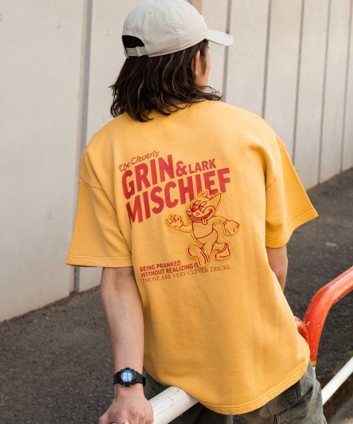 【ウィゴー/WEGO / MEN】のグラフィックスウェT(SS) インテリア・キッズ・メンズ・レディースファッション・服の通販 founy(ファニー) https://founy.com/ ファッション Fashion メンズファッション Fashion for Men トップス・カットソー Cut & Sew Tops 春 Spring カーゴパンツ Cargo Pants, Utility Pants グラフィック Graphic, Graphic Design スウェット / スエット Sweatshirt, Sweatwear スマホ Smartphone, Mobile Device デニム Denim, Jeans Material プリント Print, Printed Pattern 半袖 Short Sleeve, Half Sleeve ミニスカート Mini Skirt, Short Skirt リラックス Relax, Relaxed Fit ワンポイント One Point, Statement Accent S/S・春夏 SS, Spring/Summer, Warm Season おすすめ Recommended / Our Picks 夏 Summer |ID: prp329100004756842 ipo3291000000034410401