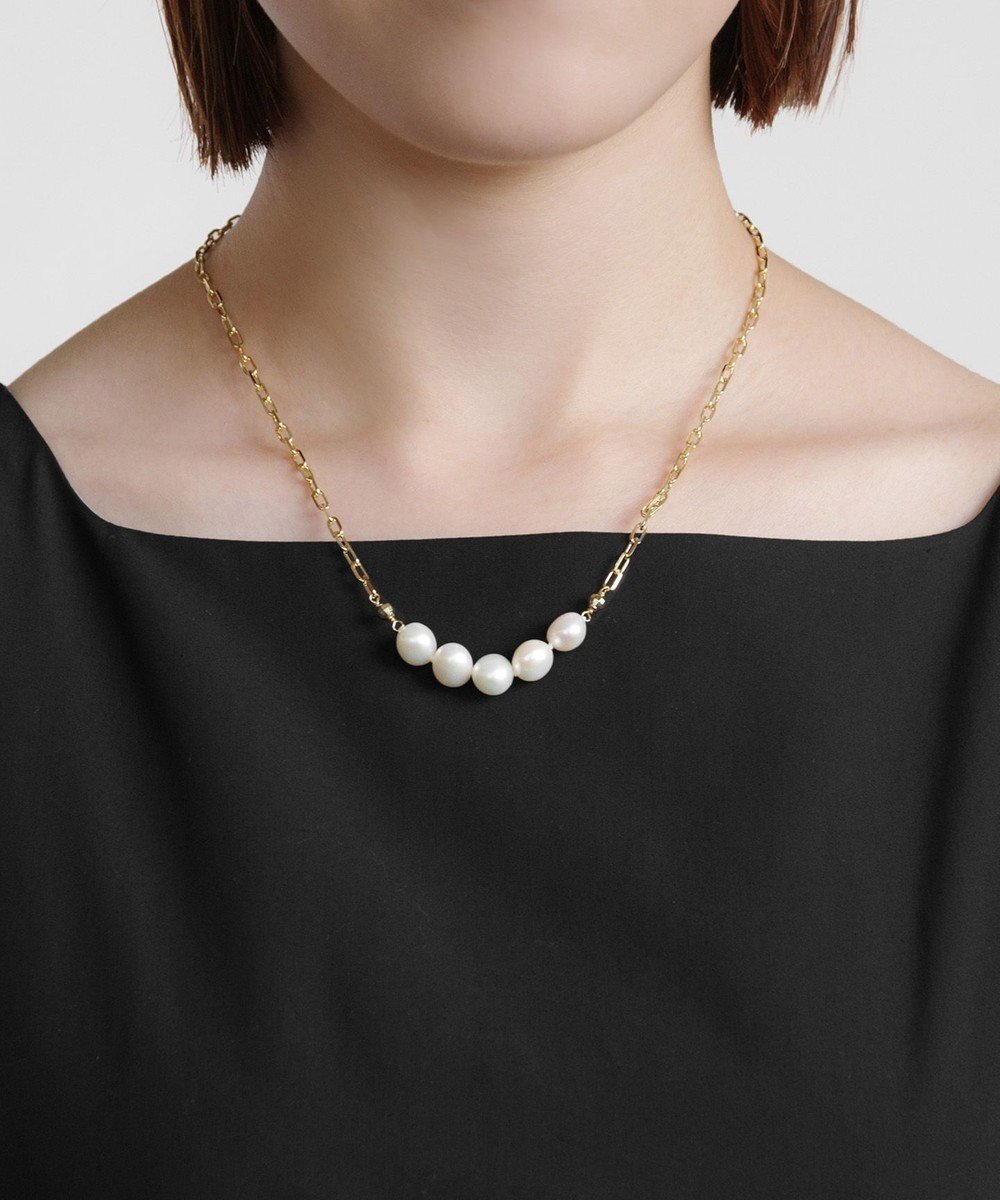【トッカ/TOCCA】のLINE PEARL NECKLACE 淡水パールネックレス インテリア・キッズ・メンズ・レディースファッション・服の通販 founy(ファニー) 　ファッション　Fashion　レディースファッション　Fashion for Women　ジュエリー　Jewelry　ネックレス　Necklaces & Pendants　2026年　2026　おすすめ　Recommended / Our Picks　アクセサリー　Fashion Accessories　ギフト プレゼント　Gift / Present　シンプル　Simple, Minimal　セレモニー　Ceremony　チェーン　Chain, Chain Strap　テクスチャー　Texture, Textured Fabric　ネックレス　Necklace, Pendant Necklace　バランス　Balance, Style Balance　バロック　Baroque, Baroque Design　パール　Pearl, Pearl Accent　フォルム　Silhouette, Form　リュクス　Luxury, Elegant, High-End, Chic　夏　Summer　S/S・春夏　SS, Spring/Summer, Warm Season　ゴールド系|ID: prp329100004757944 ipo3291000000034424465