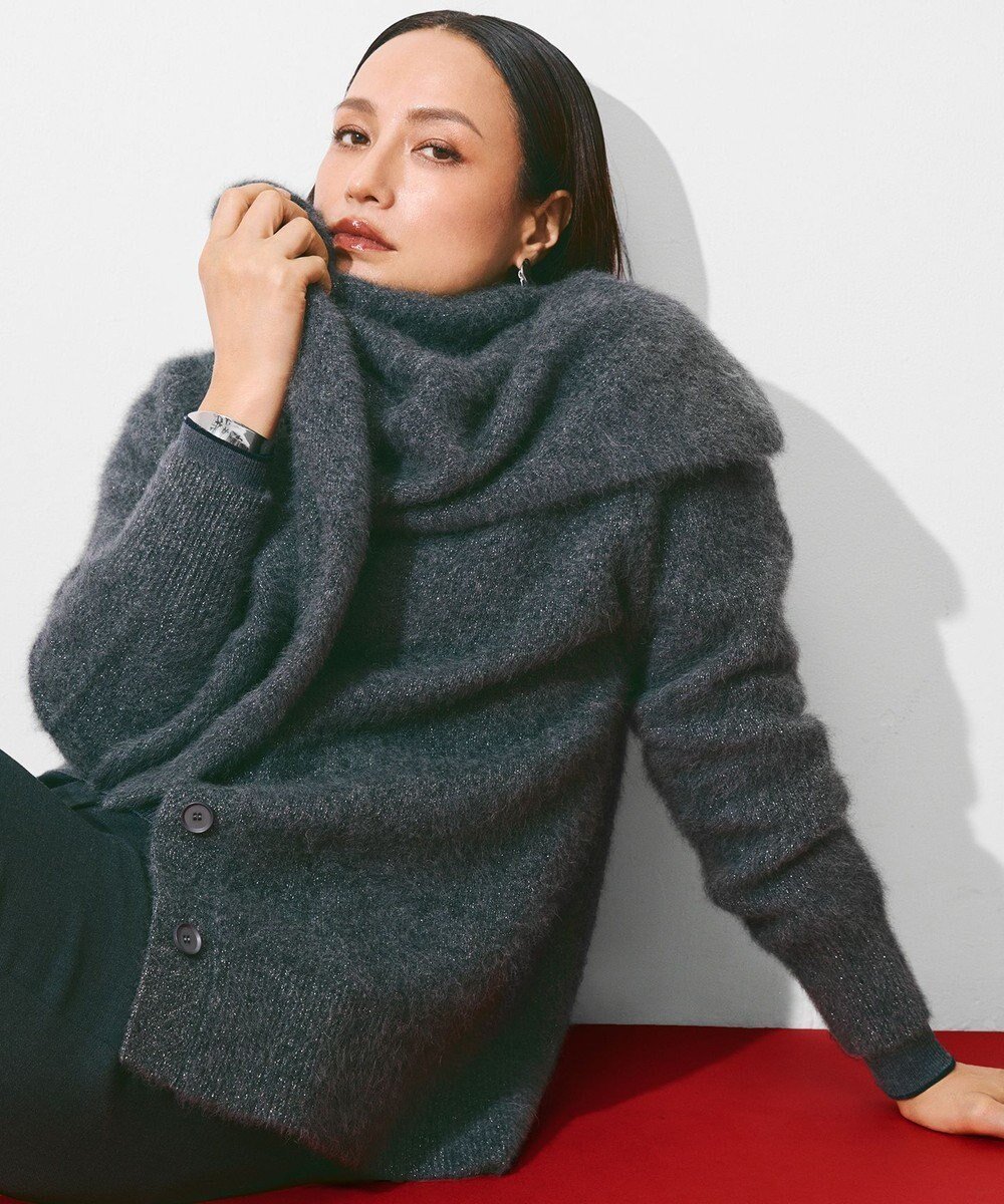 【アイシービー/iCB】の【30th ANNIVERSARY】ルレックスフォックスアルパカ Vネックカーディガン インテリア・キッズ・メンズ・レディースファッション・服の通販 founy(ファニー) 　ファッション　Fashion　レディースファッション　Fashion for Women　トップス・カットソー　Cut & Sew Tops　カーディガン・羽織り　Layered Style Cardigans　Vネックトップス　V-Neck Tops / V-Cut Neckline Shirts　カーディガン　Cardigan, Knitwear　スカーフ　Scarf, Neckwear　フォックス　Fox, Fox Fur　ボトム　Bottoms, Lower Wear　ラグジュアリー　Luxury, Elegant　A/W・秋冬　Autumn/Winter　冬　Winter / This Winter　エレガント 上品　Elegant　2025年　2025　2025-2026秋冬・A/W　Autumn/Winter 2025–26 AW25–26　ミディアムグレー|ID: prp329100004757992 ipo3291000000034617784