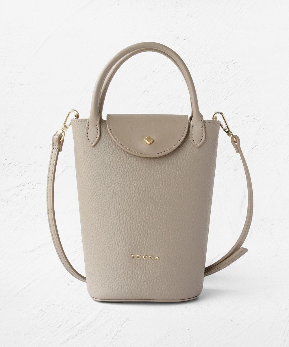 【トッカ/TOCCA】の【八木アリサさん着用】PETAL SILHOUETTE LEATHER POCHETTE ポシェット インテリア・キッズ・メンズ・レディースファッション・服の通販 founy(ファニー) 　ファッションモデル・俳優・女優　Models　女性　Women　八木アリサ　Yagi Arisa　ファッション　Fashion　レディースファッション　Fashion for Women　2026年　2026　おすすめ　Recommended / Our Picks　スマホ　Smartphone, Mobile Device　バランス　Balance, Style Balance　フェミニン　Feminine, Girly　フラップ　Flap, Flap Pocket　ポケット　Pocket, Pocket Detail　ポシェット　Pochette, Mini Bag　夏　Summer　S/S・春夏　SS, Spring/Summer, Warm Season　財布　Wallet, Purse　ビジネス 仕事 通勤　Business / Work / Commuting　ベージュ系|ID: prp329100004758057 ipo3291000000034425128