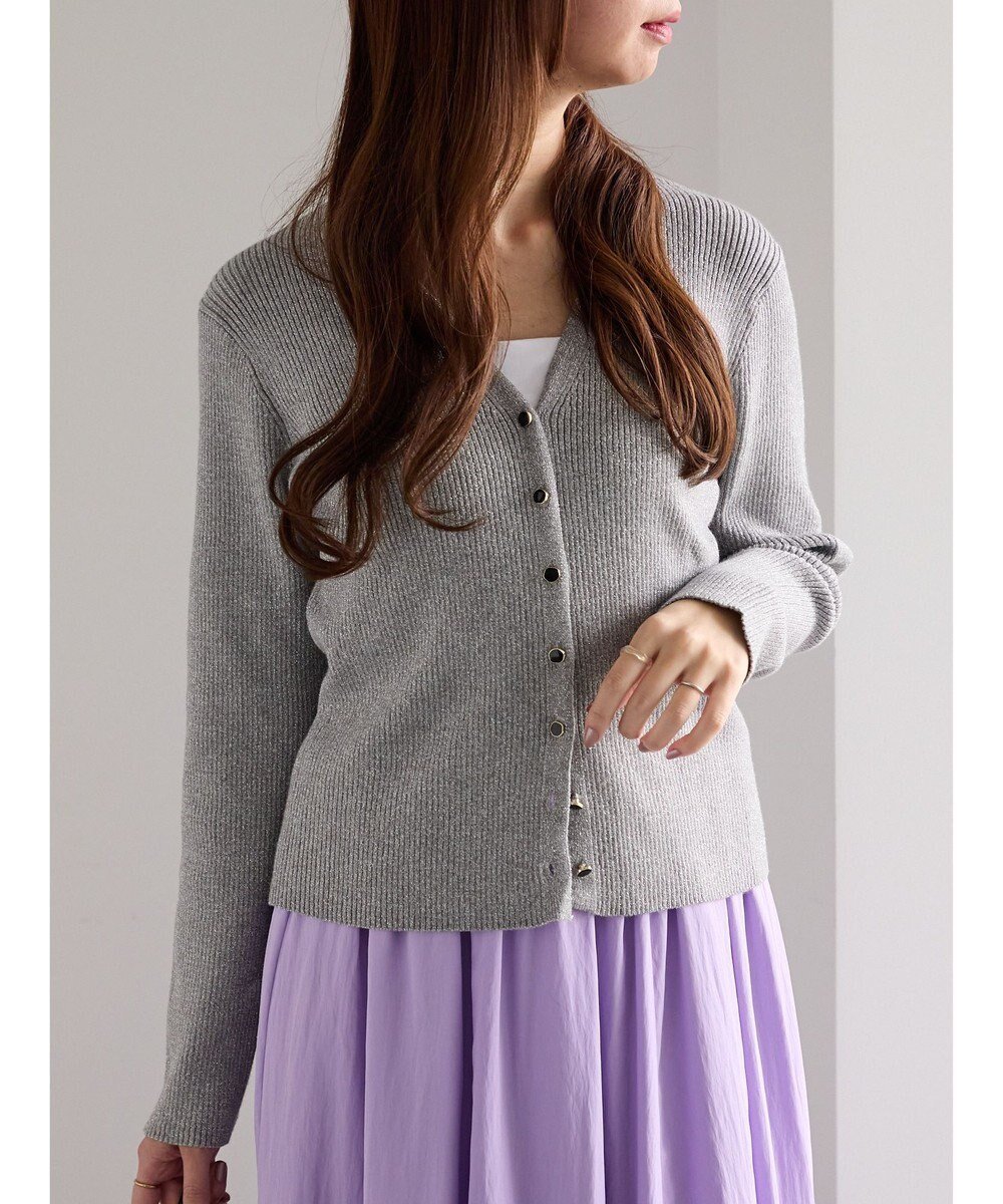 【テチチ/Te chichi】のウェーブメタル釦Vネックリブカーディガン 人気、トレンドファッション・服の通販 founy(ファニー) 　ファッション　Fashion　レディースファッション　Fashion for Women　トップス・カットソー　Cut & Sew Tops　ニット　Knit Tops & Sweaters　カーディガン・羽織り　Layered Style Cardigans　Vネックトップス　V-Neck Tops / V-Cut Neckline Shirts　おすすめ　Recommended / Our Picks　カーディガン　Cardigan, Knitwear　シルバー　Silver, Metallic Silver　セーター　Sweater, Knitwear　フィット　Fit, Slim Fit　フレア　Flare, Flared　フロント　Front, Front Design　夏　Summer　S/S・春夏　SS, Spring/Summer, Warm Season　A/W・秋冬　Autumn/Winter　 other-1|ID: prp329100004761994 ipo3291000000034463909