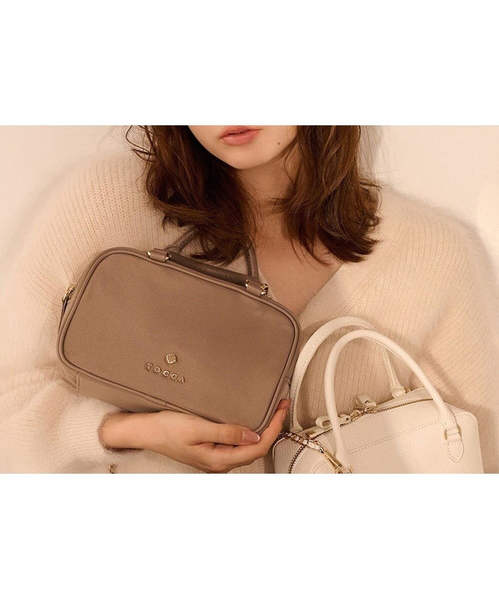 【トッカ/TOCCA】の【撥水】WITH CLARISSE 2WAY NYLONBAG ミニボストンバッグ インテリア・キッズ・メンズ・レディースファッション・服の通販 founy(ファニー) 　ファッション　Fashion　レディースファッション　Fashion for Women　バッグ　Bags　エレガント 上品　Elegant　コンパクト　Compact, Small Size　ショルダー　Shoulder, Shoulder Strap　シンプル　Simple, Minimal　ジップ　Zip, Zipper　スクエア　Square, Square Shape　財布　Wallet, Purse　チェーン　Chain, Chain Strap　トレンド　Trend, Trending Now　パイピング　Piping, Trim Design　フェミニン　Feminine, Girly　フォルム　Silhouette, Form　フォーマル　Formal, Dressy　ボストンバッグ　Boston Bag, Retro Bag　ポケット　Pocket, Pocket Detail　メタル　Metal, Metal Parts　モダン　Modern, Contemporary　リュクス　Luxury, Elegant, High-End, Chic　S/S・春夏　SS, Spring/Summer, Warm Season　夏　Summer　ビジネス 仕事 通勤　Business / Work / Commuting　2026年　2026　ベージュ系|ID: prp329100004762040 ipo3291000000034631125