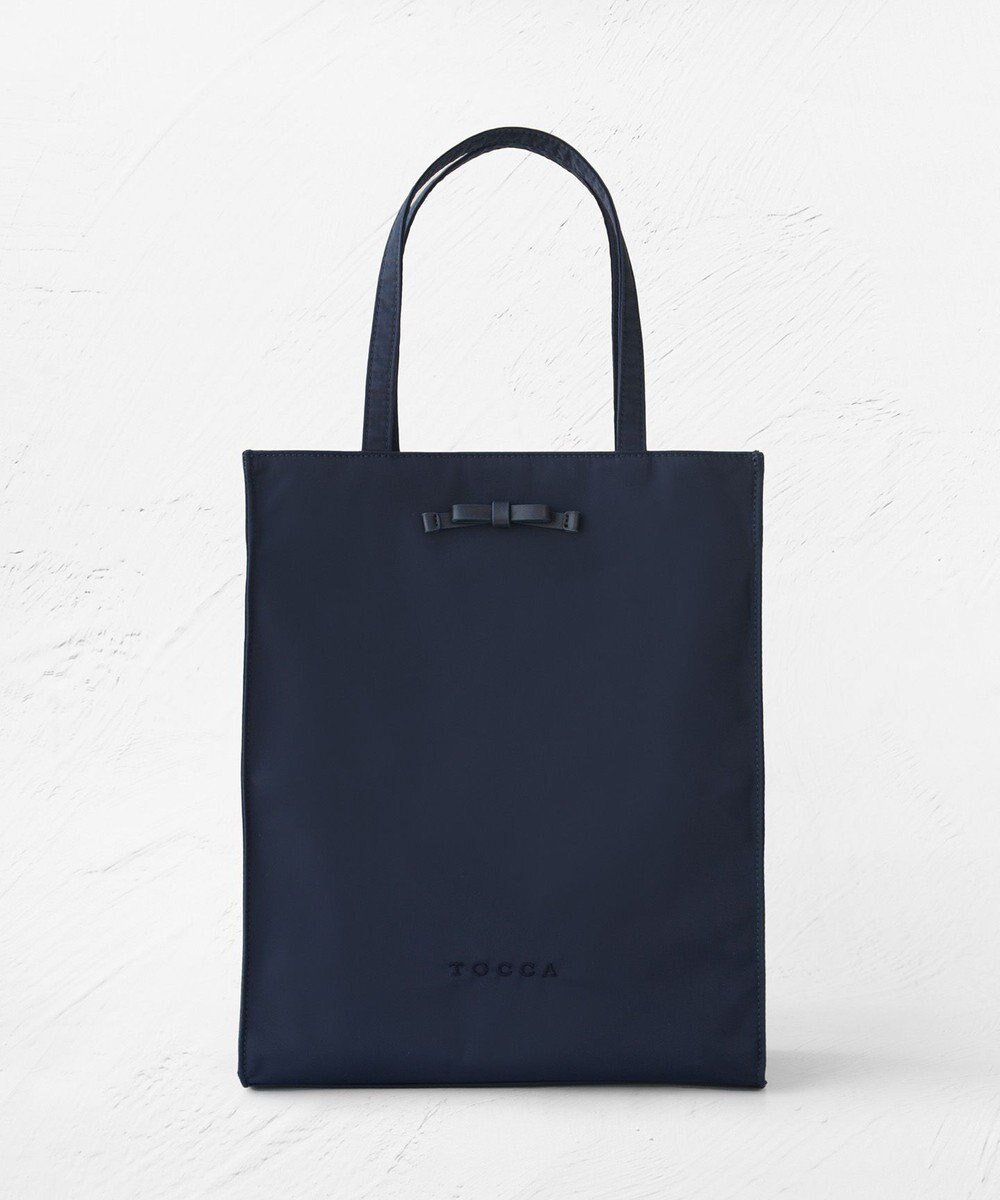【トッカ/TOCCA】の【A4サイズ対応・一部カラー撥水】TINY RIBBON SUBBAG サブバッグ インテリア・キッズ・メンズ・レディースファッション・服の通販 founy(ファニー) 　ファッション　Fashion　レディースファッション　Fashion for Women　バッグ　Bags　ジップ　Zip, Zipper　財布　Wallet, Purse　フェミニン　Feminine, Girly　ポケット　Pocket, Pocket Detail　リボン　Ribbon, Bow　S/S・春夏　SS, Spring/Summer, Warm Season　夏　Summer　エレガント 上品　Elegant　セレモニー　Ceremony　ビジネス 仕事 通勤　Business / Work / Commuting　2026年　2026　ネイビー系|ID: prp329100004762041 ipo3291000000034464347