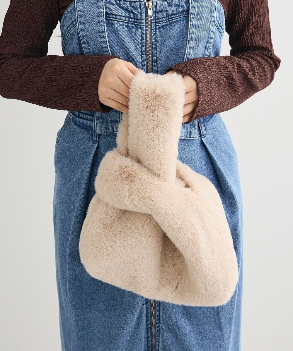 【グリーンパークス/Green Parks】のETS.ミンク風ファーミニトートバック インテリア・キッズ・メンズ・レディースファッション・服の通販 founy(ファニー) ファッション Fashion レディースファッション Fashion for Women バッグ Bags おすすめ Recommended / Our Picks フェイクファー Faux Fur, Imitation Fur ポケット Pocket, Pocket Detail マグネット Magnet, Magnetic Closure Ivory|ID: prp329100004762053 ipo3291000000034464392