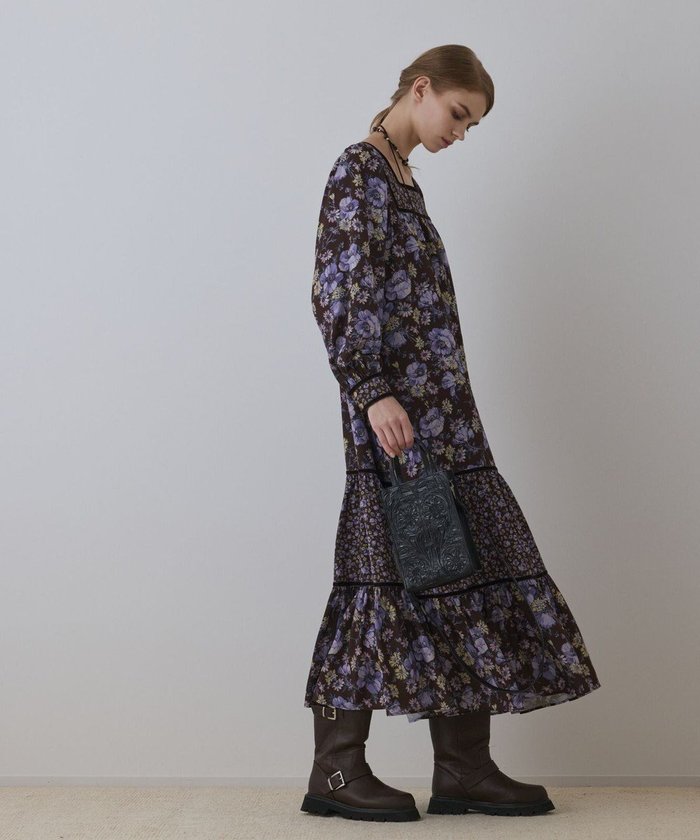 【グレース コンチネンタル/GRACE CONTINENTAL】のボタニカルティアードワンピース インテリア・キッズ・メンズ・レディースファッション・服の通販 founy(ファニー) https://founy.com/ ファッション Fashion レディースファッション Fashion for Women ワンピース Dresses ヴィンテージ Vintage Style クラシカル Classical, Vintage-Inspired スクエア Square, Square Shape パウダー Powder, Soft Tone パターン Pattern, Design Print パッチワーク Patchwork, Mixed Fabric ベルベット Velvet, Velvety A/W・秋冬 Autumn/Winter エレガント 上品 Elegant |ID: prp329100004762111 ipo3291000000034464694