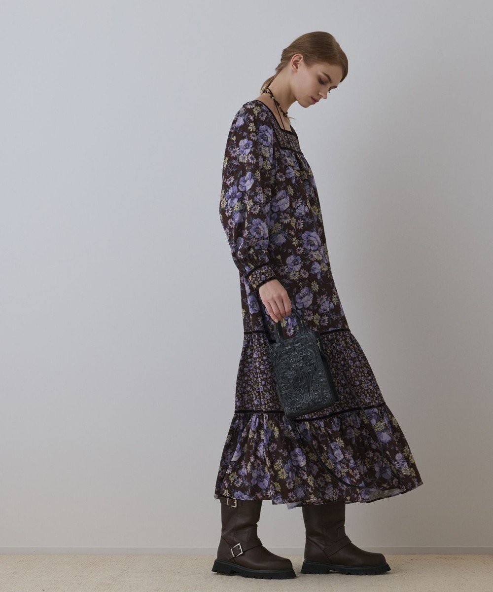 【グレース コンチネンタル/GRACE CONTINENTAL】のボタニカルティアードワンピース 人気、トレンドファッション・服の通販 founy(ファニー) ファッション Fashion レディースファッション Fashion for Women ワンピース Dresses ヴィンテージ Vintage Style クラシカル Classical, Vintage-Inspired スクエア Square, Square Shape パウダー Powder, Soft Tone パターン Pattern, Design Print パッチワーク Patchwork, Mixed Fabric ベルベット Velvet, Velvety A/W・秋冬 Autumn/Winter エレガント 上品 Elegant other-1|ID: prp329100004762111 ipo3291000000034464694
