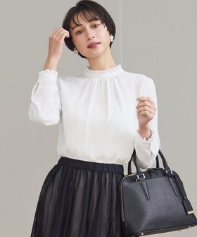【23区/NIJYUSANKU】の【洗える】バックサテンアムンゼン フリルデザインシャツ 人気、トレンドファッション・服の通販 founy(ファニー) ファッション Fashion レディースファッション Fashion for Women トップス・カットソー Cut & Sew Tops シャツ・ブラウス・オフィスカジュアル Elegant Blouses & Button-Ups インナー Innerwear エレガント 上品 Elegant 春 Spring 洗える Machine Washable カーディガン Cardigan, Knitwear 軽量 Lightweight, Ultra Light シンプル Simple, Minimal ジャケット Jacket, Outerwear フリル Frill, Ruffle S/S・春夏 SS, Spring/Summer, Warm Season 夏 Summer セレモニー Ceremony ビジネス 仕事 通勤 Business / Work / Commuting |ID:prp329100004762133