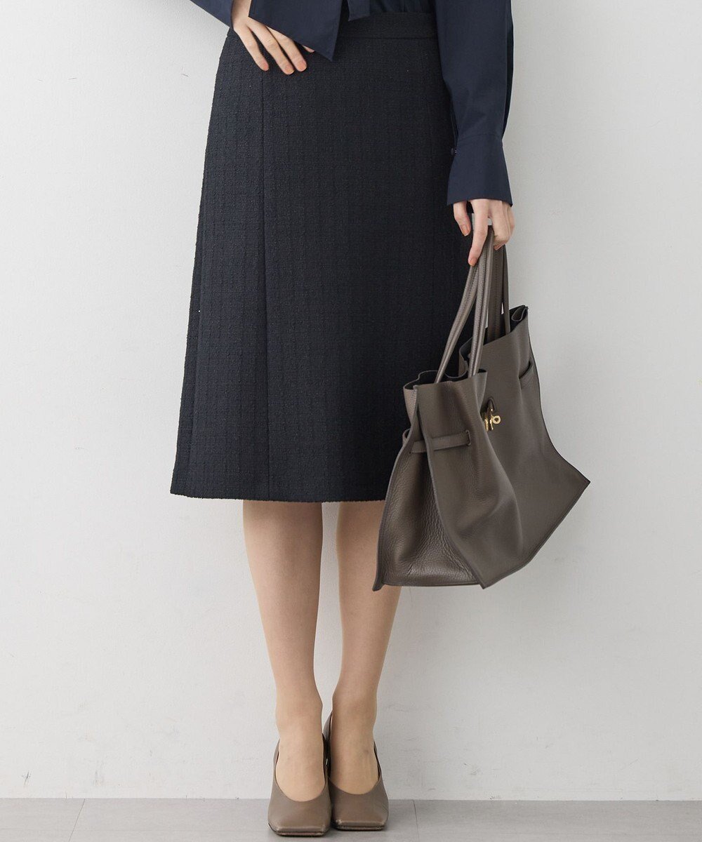 【23区/NIJYUSANKU】のライトシャインツイード スカート インテリア・キッズ・メンズ・レディースファッション・服の通販 founy(ファニー) 　ファッション　Fashion　レディースファッション　Fashion for Women　スカート　Skirts　サテン　Satin, Glossy Fabric　ジャケット　Jacket, Outerwear　ストレッチ　Stretch, Stretchy Fabric　セットアップ　Set-Up, Coordinated Outfit　ツイード　Twill, Twill Weave　定番　Standard, Basic Item　バランス　Balance, Style Balance　フレア　Flare, Flared　ベーシック　Basic, Essential　ミックス　Mix, Mixed Style　無地　Plain, Solid Color　A/W・秋冬　Autumn/Winter　S/S・春夏　SS, Spring/Summer, Warm Season　夏　Summer　エレガント 上品　Elegant　セレモニー　Ceremony　入学式　Entrance Ceremony　卒業式　Graduation Ceremony　ビジネス 仕事 通勤　Business / Work / Commuting　ネイビー|ID: prp329100004762142 ipo3291000000035571360