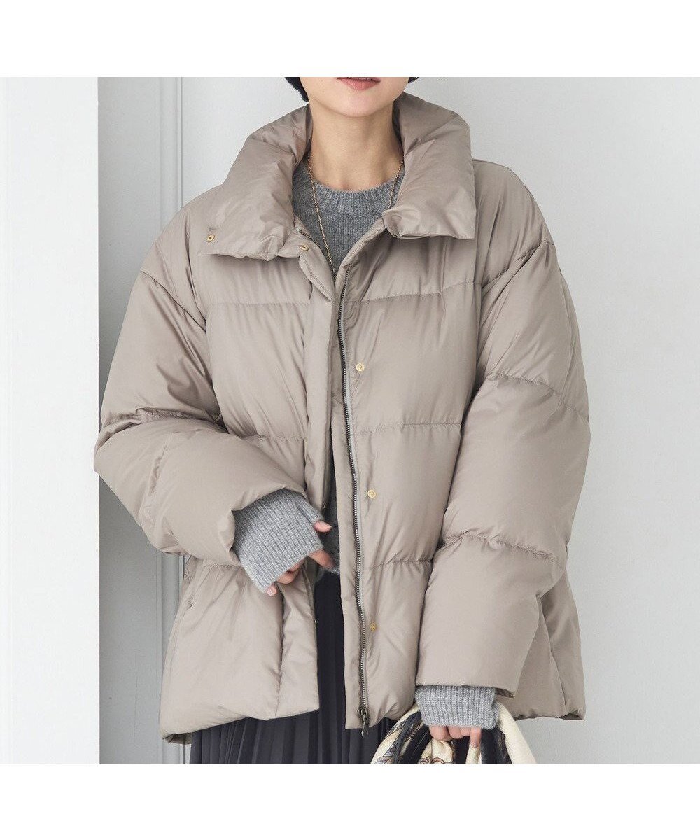 【23区/NIJYUSANKU】の【先行予約/洗える/撥水加工】シレータフタ ハイネック ショート ダウンコート 人気、トレンドファッション・服の通販 founy(ファニー) ファッション Fashion レディースファッション Fashion for Women アウター Coat / Outerwear Collection コート・ロングコート・ピーコート Long Coats, Peacoats & More レディースジャケット・軽アウター Jackets ダウンジャケット・軽量ダウン Warm & Lightweight Down Jackets 洗える Machine Washable コンパクト Compact, Small Size 軽量 Lightweight, Ultra Light ショート Short, Short Length ジャケット Jacket, Outerwear タフタ Taffeta, Structured Fabric ダウン Down, Puffer トレンド Trend, Trending Now 定番 Standard, Basic Item ハイネック High Neck, Mock Neck バランス Balance, Style Balance フェザー Feather, Feather Detail フレア Flare, Flared フロント Front, Front Design 防寒 Cold Protection, Winter-Ready ミドル Middle Length, Mid Height リュクス Luxury, Elegant, High-End, Chic ロング Long, Long-Length A/W・秋冬 Autumn/Winter 冬 Winter / This Winter 新作・新入荷 New Arrivals / New In エレガント 上品 Elegant 2025年 2025 2025-2026秋冬・A/W Autumn/Winter 2025–26 AW25–26 other-1|ID: prp329100004763010 ipo3291000000034474073