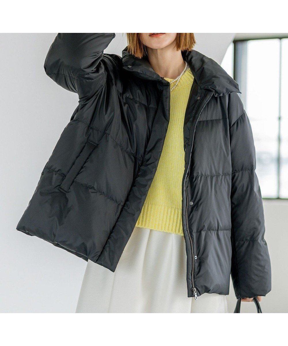 【23区/NIJYUSANKU】の【先行予約/洗える/撥水加工】シレータフタ ハイネック ショート ダウンコート インテリア・キッズ・メンズ・レディースファッション・服の通販 founy(ファニー) ファッション Fashion レディースファッション Fashion for Women アウター Coat / Outerwear Collection コート・ロングコート・ピーコート Long Coats, Peacoats & More レディースジャケット・軽アウター Jackets ダウンジャケット・軽量ダウン Warm & Lightweight Down Jackets 洗える Machine Washable コンパクト Compact, Small Size 軽量 Lightweight, Ultra Light ショート Short, Short Length ジャケット Jacket, Outerwear タフタ Taffeta, Structured Fabric ダウン Down, Puffer トレンド Trend, Trending Now 定番 Standard, Basic Item ハイネック High Neck, Mock Neck バランス Balance, Style Balance フェザー Feather, Feather Detail フレア Flare, Flared フロント Front, Front Design 防寒 Cold Protection, Winter-Ready ミドル Middle Length, Mid Height リュクス Luxury, Elegant, High-End, Chic ロング Long, Long-Length A/W・秋冬 Autumn/Winter 冬 Winter / This Winter 新作・新入荷 New Arrivals / New In エレガント 上品 Elegant 2025年 2025 2025-2026秋冬・A/W Autumn/Winter 2025–26 AW25–26 ブラック系|ID: prp329100004763010 ipo3291000000034474076